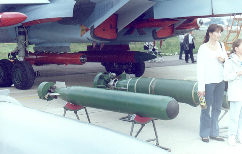 파일:external/img.bemil.chosun.com/Su-32FN_torpedo.jpg