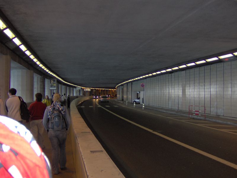 파일:external/upload.wikimedia.org/Monaco_Tunnel.jpg