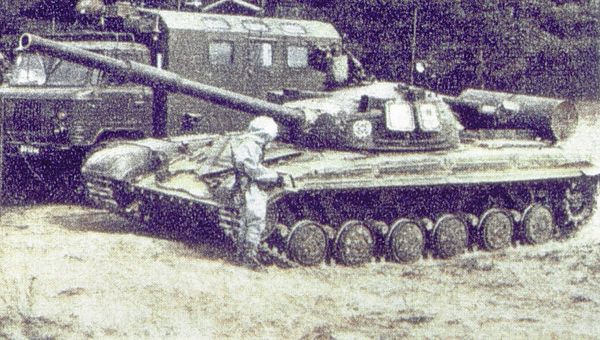 파일:external/upload.wikimedia.org/600px-Soviet_T-64_tank.jpg
