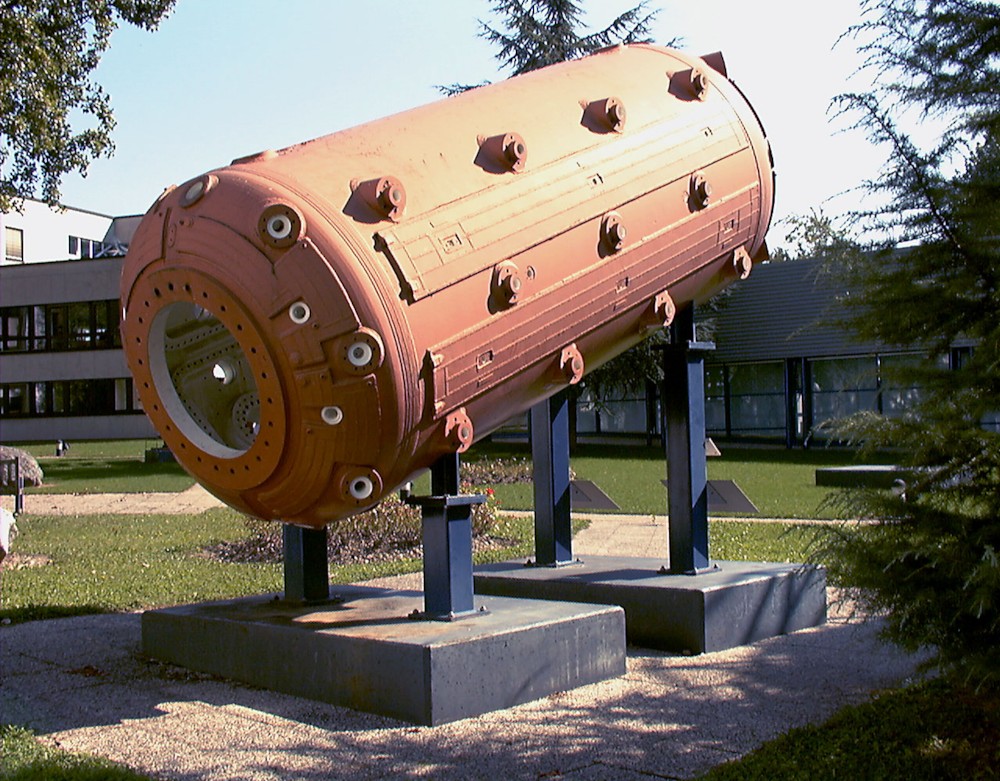 파일:CERN_Gargamelle.jpg