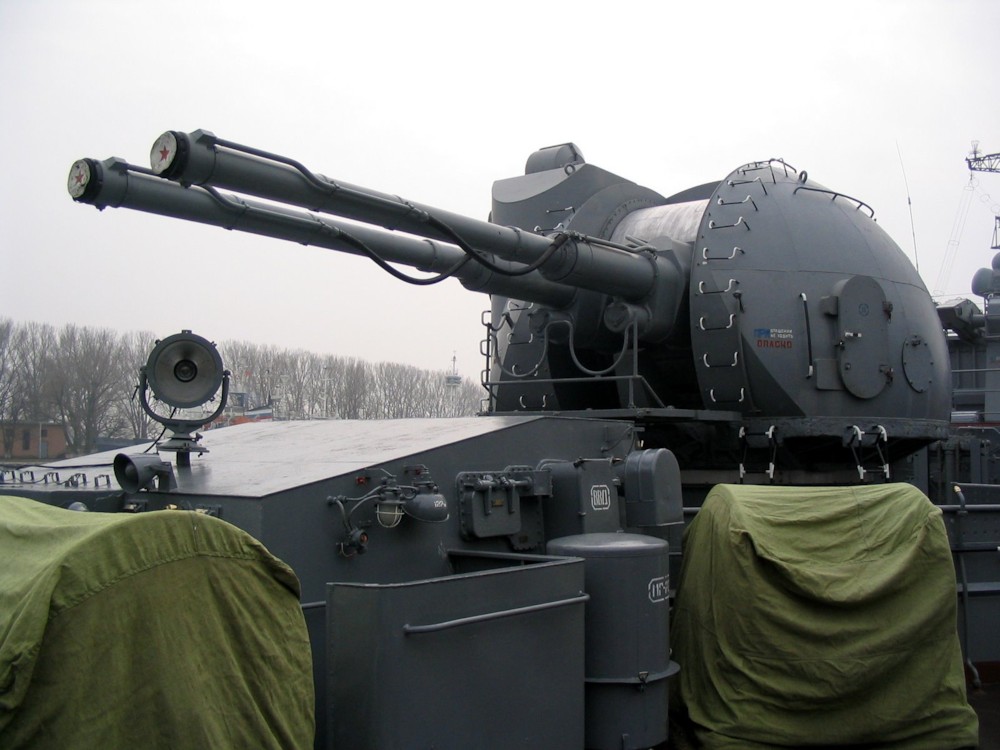 파일:external/upload.wikimedia.org/AK-130_on_destroyer_%C2%ABNastoychivyy%C2%BB_in_Baltiysk,_2008_(1).jpg