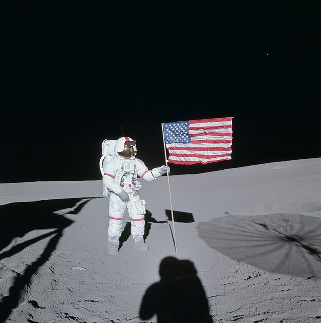파일:external/upload.wikimedia.org/640px-Apollo_14_Shepard.jpg