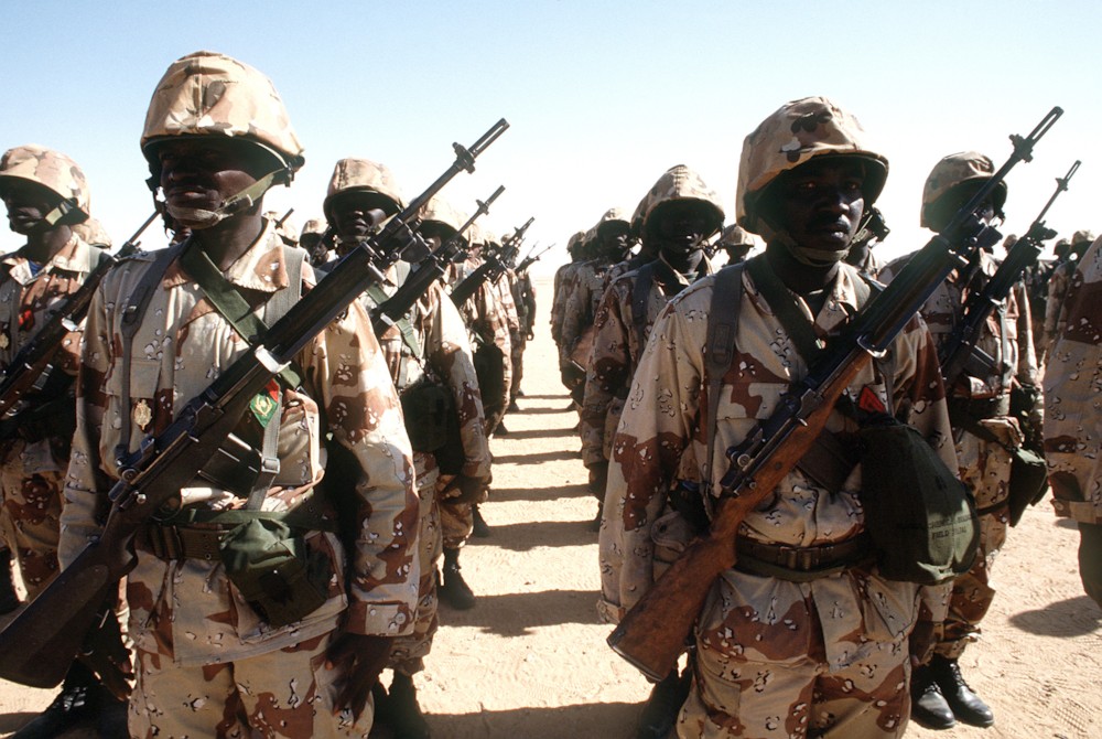 파일:external/upload.wikimedia.org/Nigerien_soldiers_during_Gulf_War.jpg