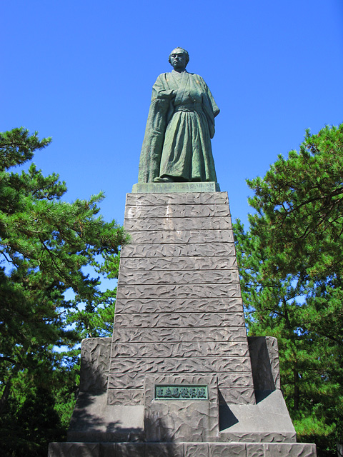 파일:external/upload.wikimedia.org/Kochi_Katsurahama_Sakamoto_Ryoma_Statue_3.jpg
