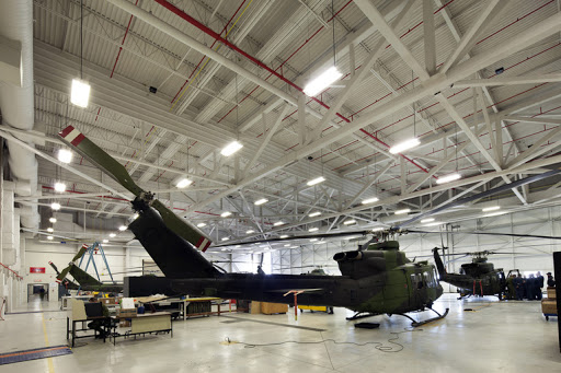 파일:cfb edmonton-408 tactical helicopter-squadron-hanger1.jpg