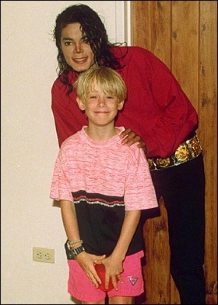 파일:Macaulay Culkin and Michael Jackson1.jpg