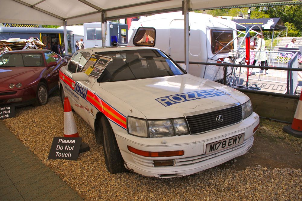파일:external/upload.wikimedia.org/James_May's_Lexus_LS400_Top_Gear_Police_Car.jpg