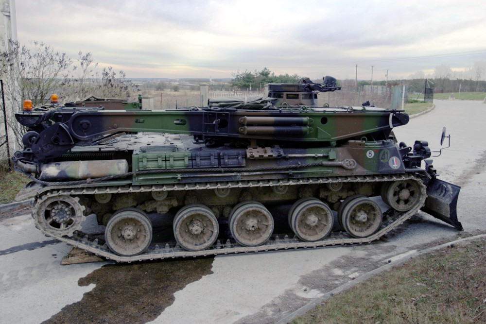 파일:external/upload.wikimedia.org/AMX-30D-cote-droit.jpg
