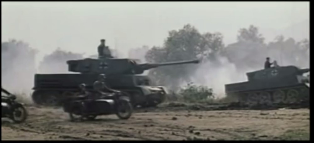 파일:external/www.tanks-encyclopedia.com/Disguised-as-Panzer-IVs-or-Tigers.jpg