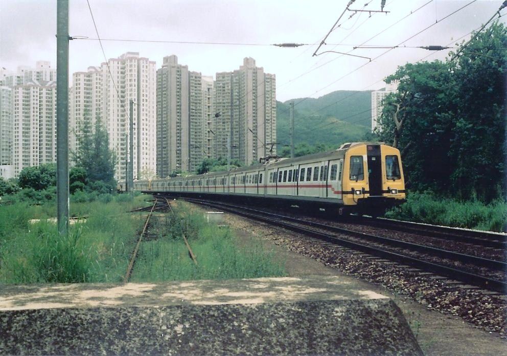 파일:KCRC_Metro_Cammell_train,1993.jpg