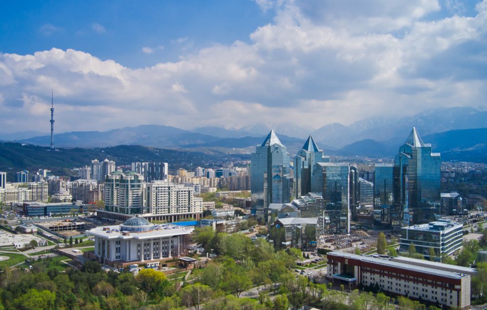 파일:Almaty_skyline_G.jpg