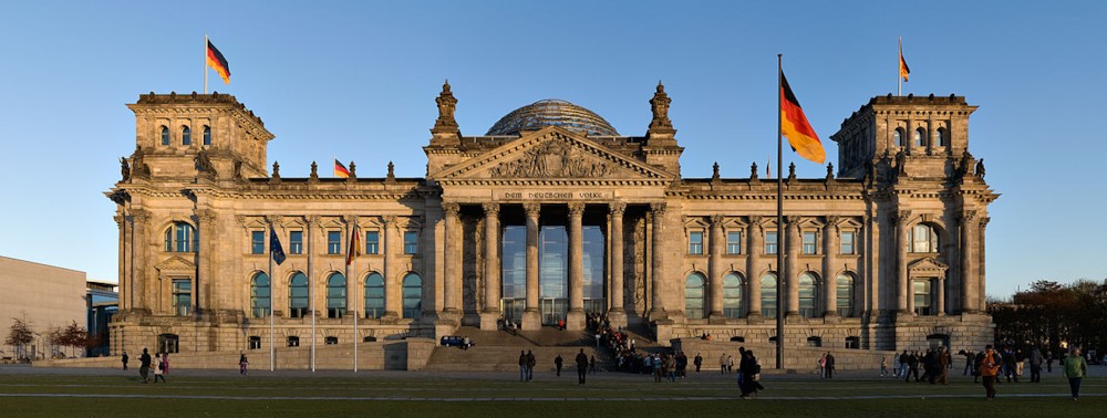 파일:external/ebnwu.com/1280px-Reichstag_building_Berlin_view_from_west_before_sunset.jpg