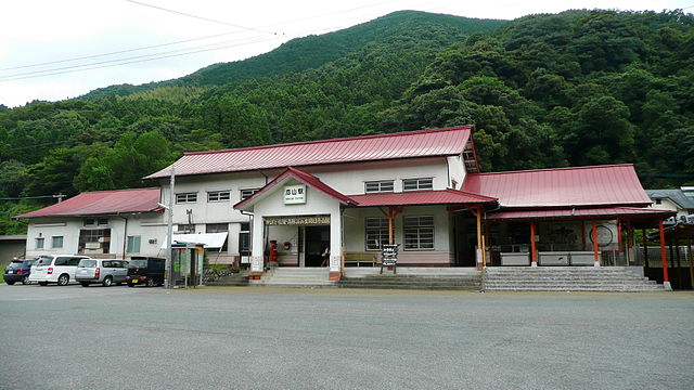 파일:external/upload.wikimedia.org/640px-Hikosan_Station.jpg