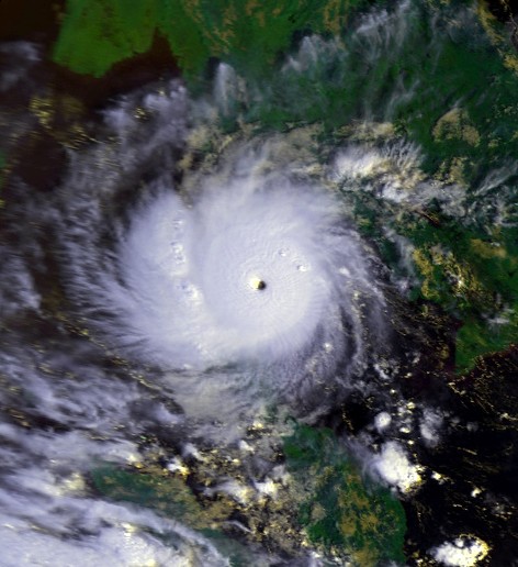 파일:Typhoon Gay 03 nov 1989 2348.jpg