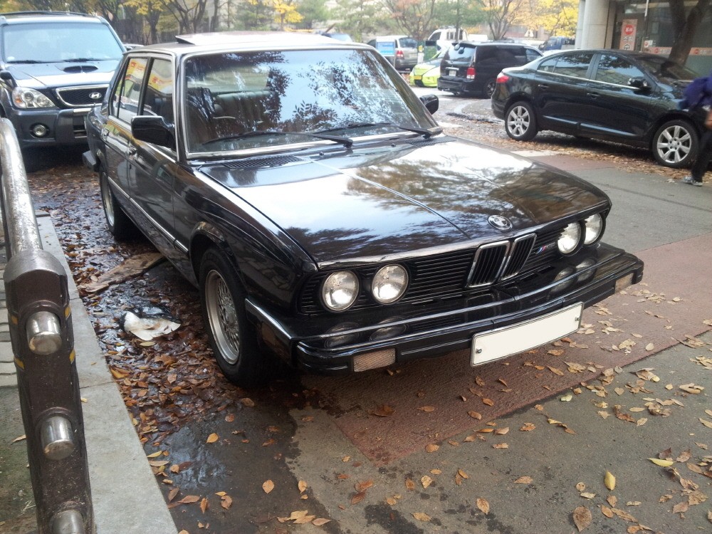 파일:BMW-e28-US.jpg