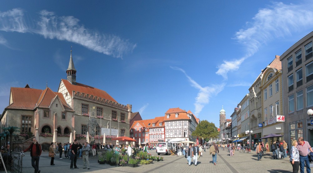파일:external/upload.wikimedia.org/Goettingen_Marktplatz_Oct06_Antilived.jpg