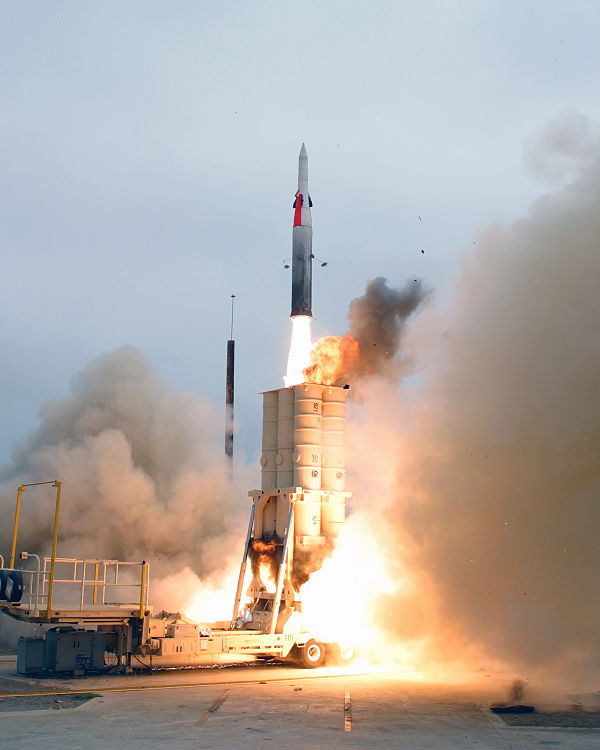 파일:external/upload.wikimedia.org/600px-Arrow_anti-ballistic_missile_launch.jpg