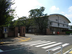 파일:external/upload.wikimedia.org/250px-JGSDF_Camp_Kodaira.jpg