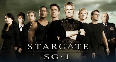 파일:external/upload.wikimedia.org/Stargate_SG-1_cast_minus_Jonas_Quinn.jpg