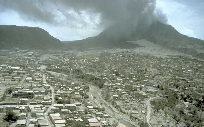 파일:external/upload.wikimedia.org/Montserrat_eruption.jpg