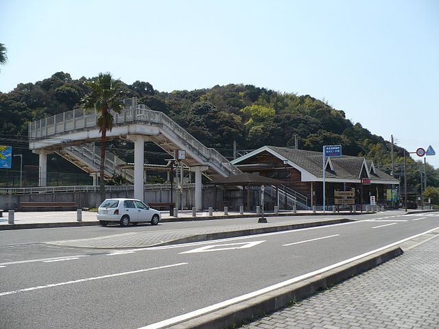 파일:external/upload.wikimedia.org/640px-Hirokawa_beach_station.jpg