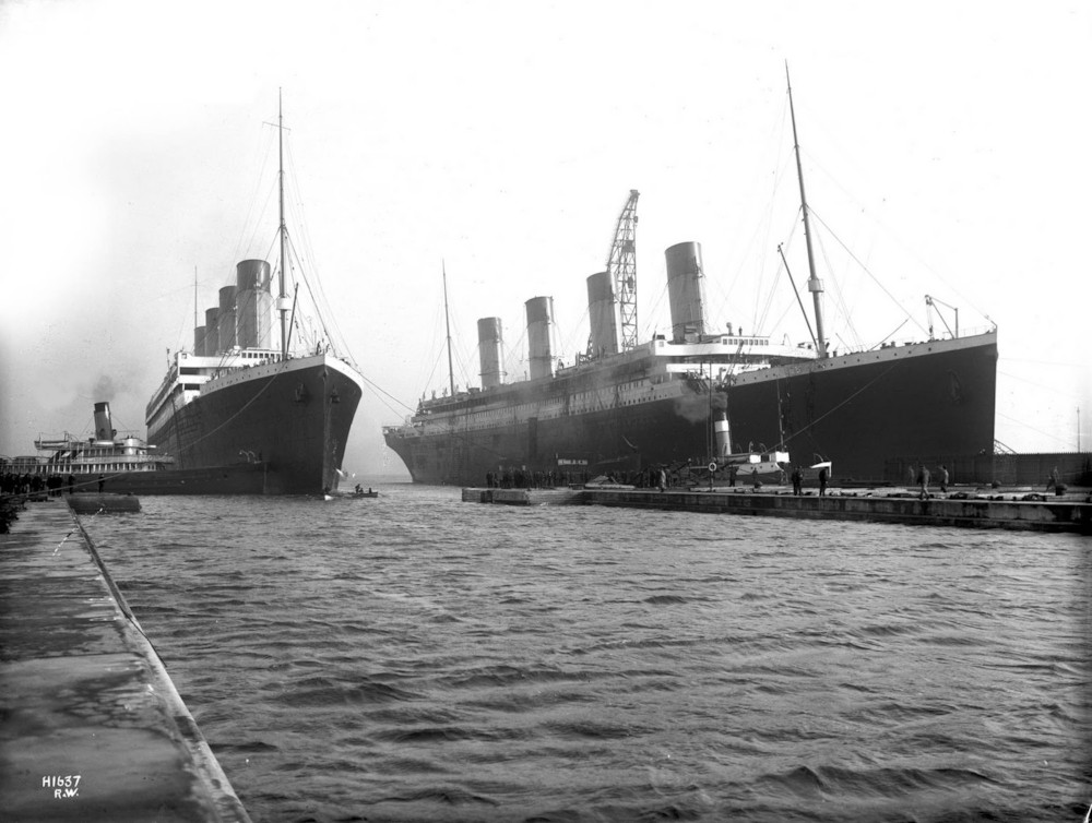파일:external/upload.wikimedia.org/Olympic_and_Titanic.jpg