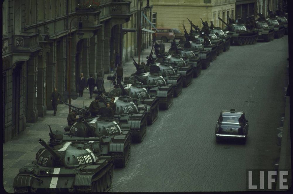 파일:soviet_T-55_during_Spring_of_Prague.jpg