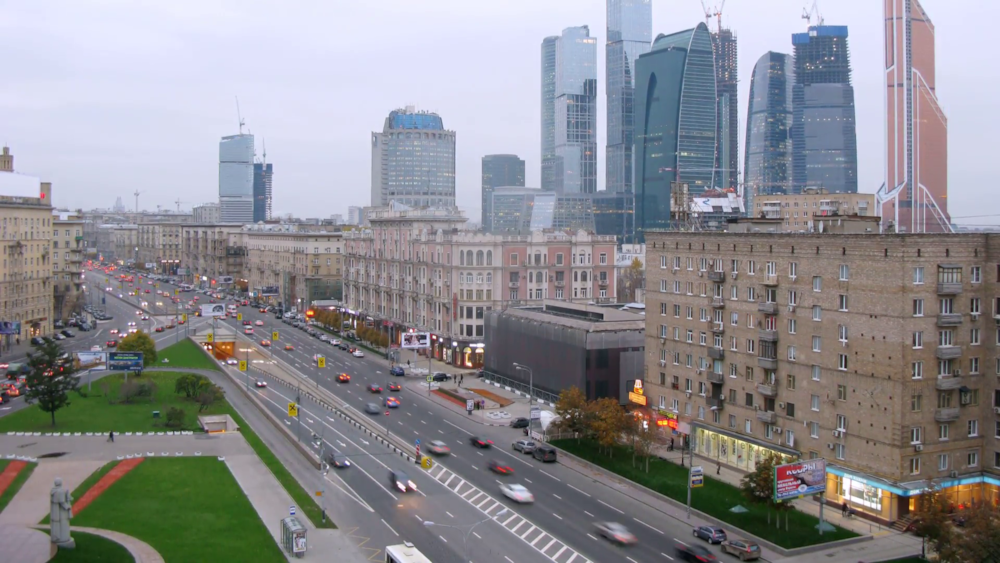 파일:car-traffic-on-downtown-street-in-moscow-russia_7y4br4e9d__F0000.png