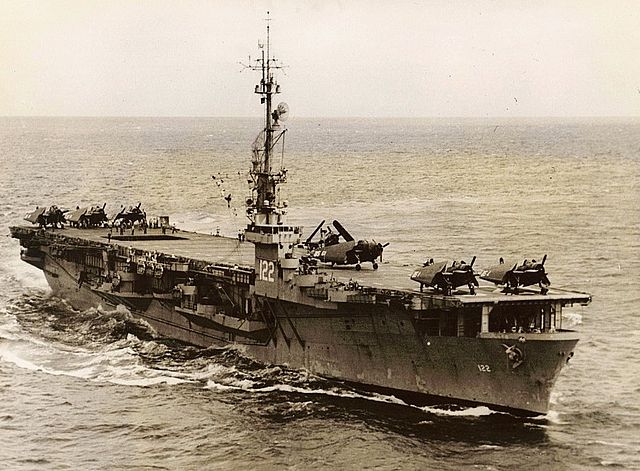 파일:external/upload.wikimedia.org/640px-USS_Palau_CVE-122_1950.jpg