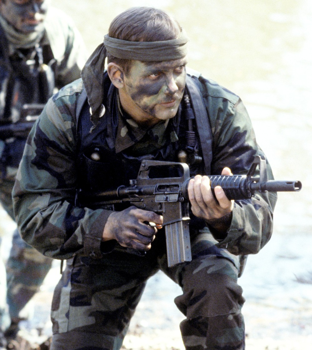 파일:external/upload.wikimedia.org/SEAL_Colt_Commando_v2.jpg