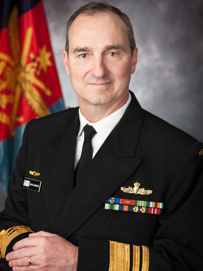 파일:Vice Admiral David Johnston.jpg