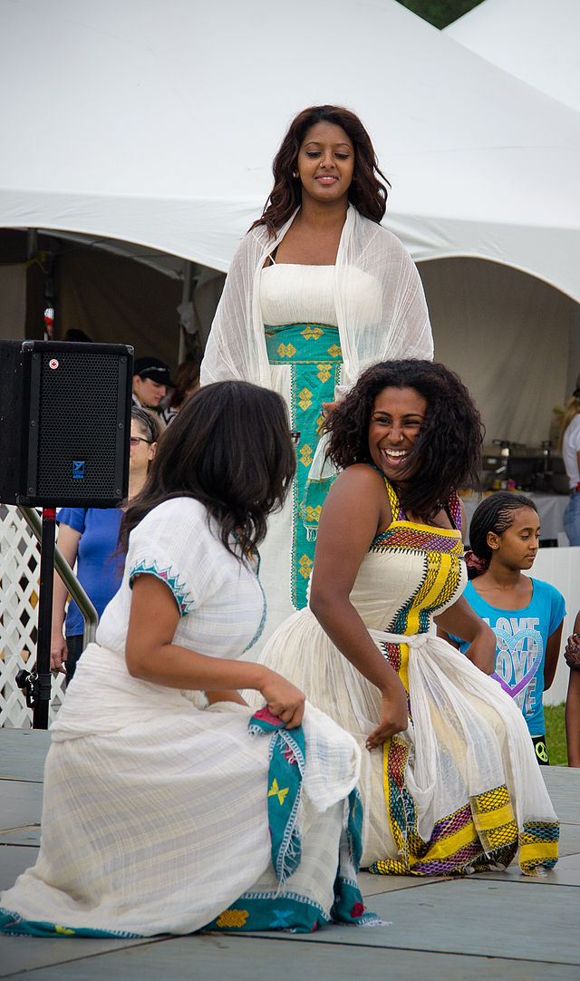 파일:external/upload.wikimedia.org/640px-Traditional_Eritrean_dance.jpg
