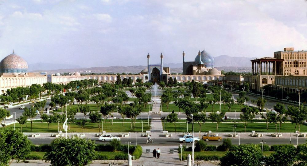 파일:Naghshe_Jahan_Square_Isfahan_modified2.jpg