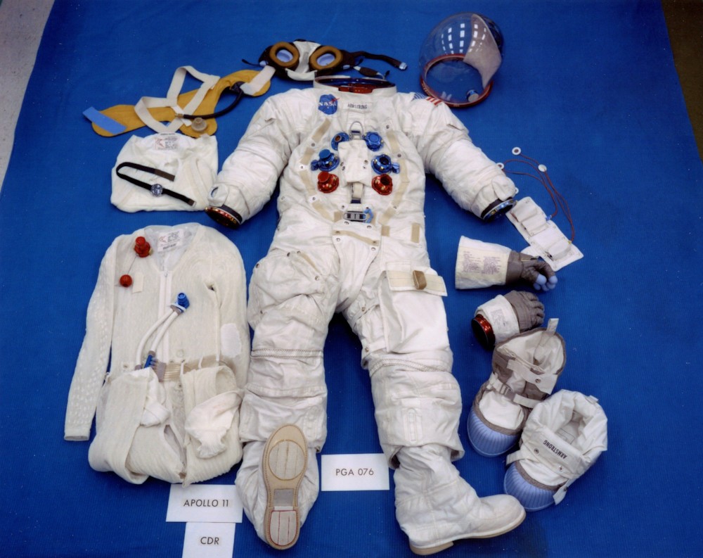 파일:external/upload.wikimedia.org/Apollo_11_space_suit.jpg