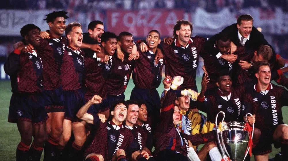 파일:clarence_seedorf_left_and_his_ajax_team-mates_celebrate_after_the_1995_uefa_champions_league_final_against_milan.jpg