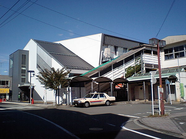 파일:external/upload.wikimedia.org/600px-Ushihama-stn-west-2012.10.jpg