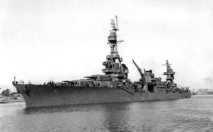 파일:USS_Chester_(CA-27)_Mare_Island_Oct_1943.jpg